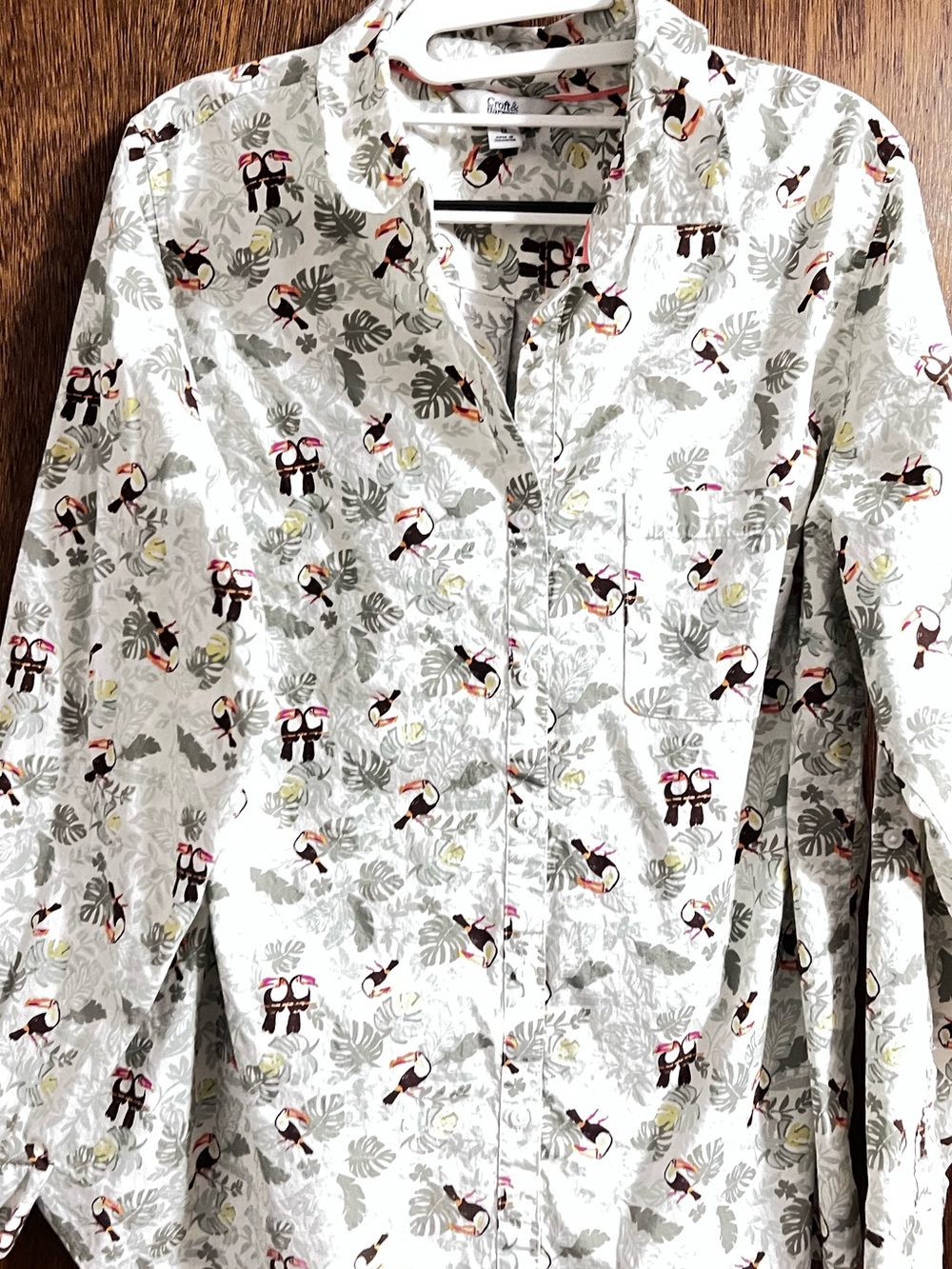 Croft & Barrow L/S Button Up Shirt
Toucan's, palm leaf pattern
Cotton Stretch